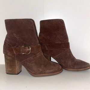 Isola Lavoy Pebbled Textured Buckle suede Leather ankle heeled Booties CBUE16